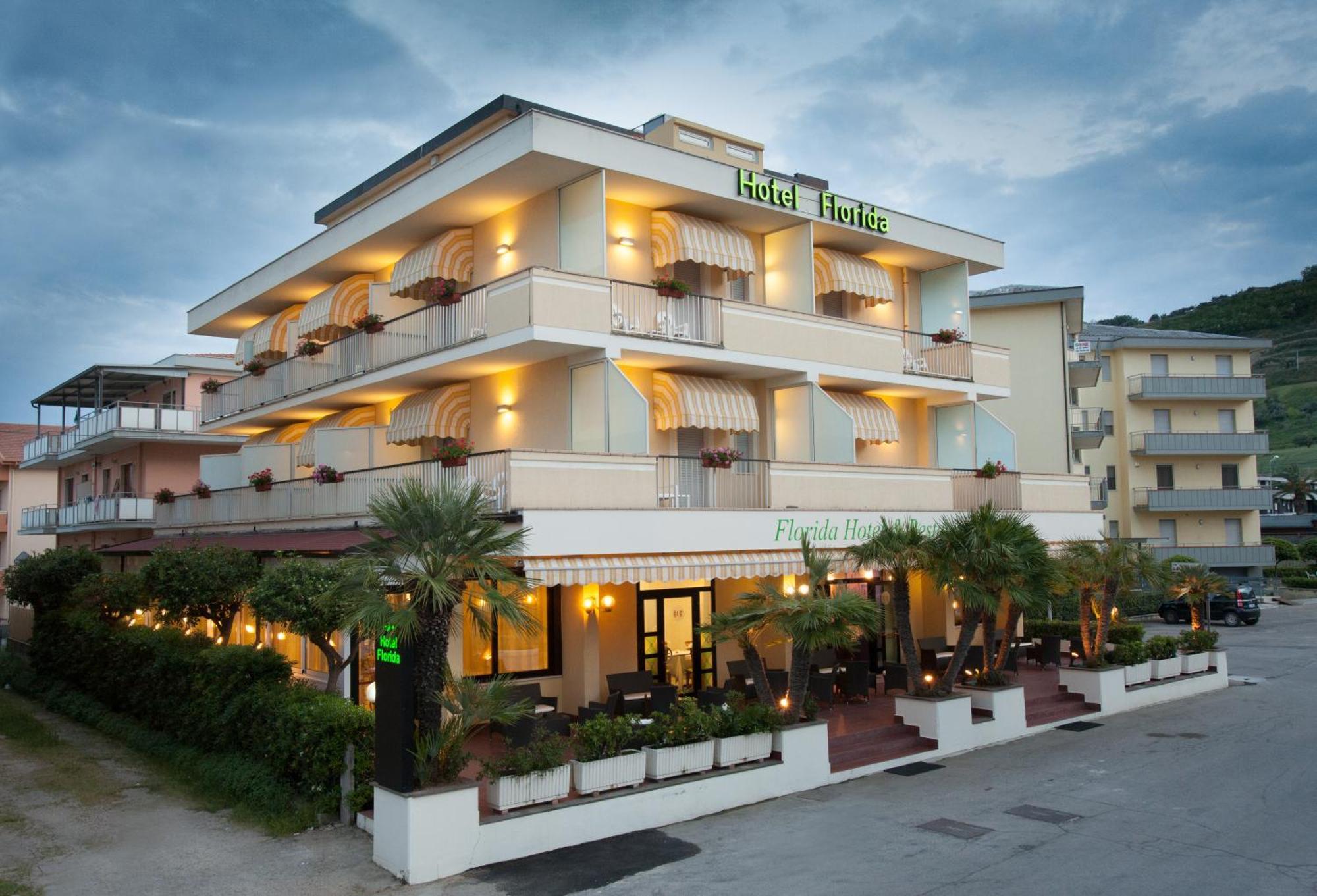Hotel Florida Silvi Marina Dış mekan fotoğraf